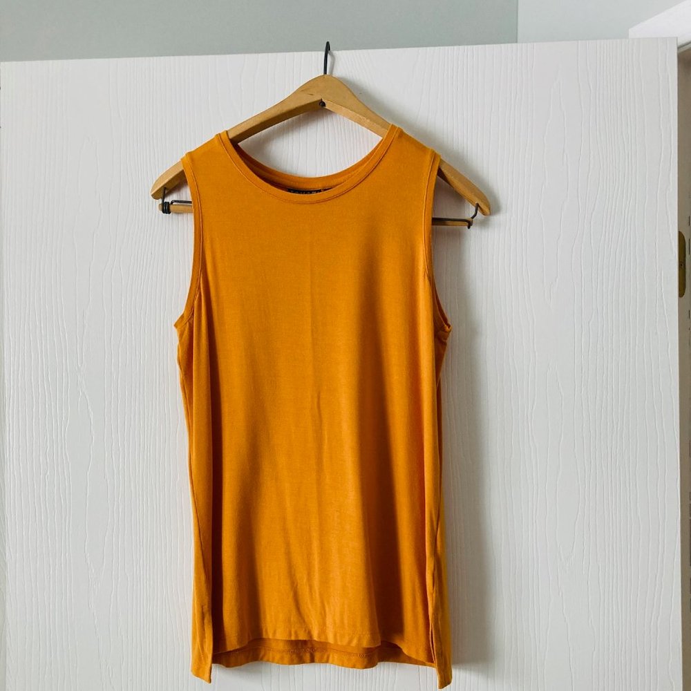 Tahari Mustard sleeveless top